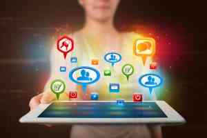 © ra2 Studio - Fotolia.com Tablet mit Symbole