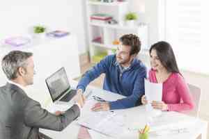 © jackfrog - Fotolia.com Handshake