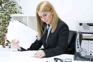 © digitalefotografien - Fotolia.com Frau im Büro
