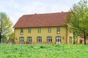 © Countrypixel - Fotolia.com Gelbes Haus