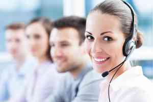 © edyta Pawlowska - Fotolia.com Callcenter Mitarbeiter