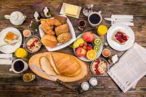 © jonasginter - Fotolia.com Tisch gedeckt mit Frühstück