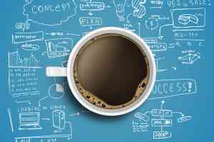 © peshkova - Fotolia.com Kaffetasse auf blauen Hintergrund