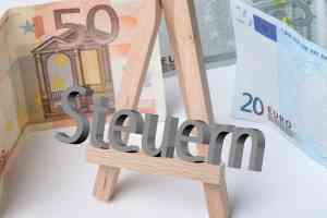 Geldscheine und Steuern